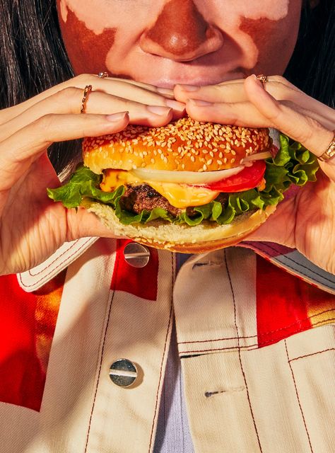 Thoughts & Prayers To Whoever Runs Burger King’s Twitter & Has To Clean This Mess Up #refinery29 Creative Burger, Office Graphics, Ayam Bakar, Cheer Party, Female Chef, People Having Fun, Food Content, Food Market, Mess Up