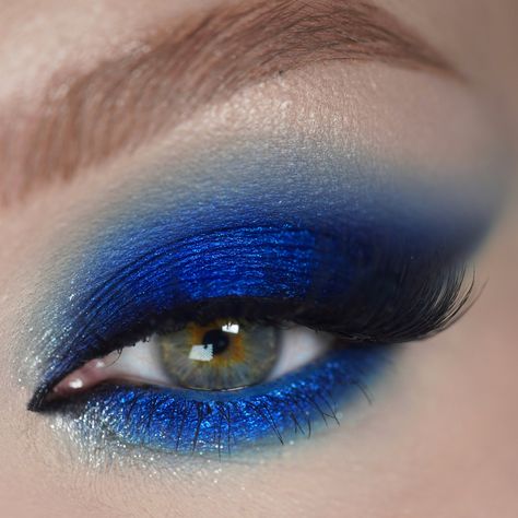 Hollywood is raving about these Eye Shadows!    Intense neon blue, finely milled for seamless application. Ideal for deep blue smoky eyes, adding intensity and depth .    Founded by professional makeup teacher  Environmentally Friendly Ingredients  Unique Colors   Cruelty-Free  Hypoallergenic  Non-Toxic  Intense Color Payoff  Long-lasting   Sparkling Textures  This professional-grade glitters is crafted by a makeup educator with over 10 years of experience, ensuring every detail meets the highes Blue Eye Makeup Halloween, Bold Blue Eyeshadow, Black Blue Eyeshadow, Cobalt Blue Makeup, Royal Blue Eyeshadow Looks Prom, Blue Smoky Eyes, Bold Eye Makeup Looks, Pretty Eyeshadow Looks, Makeup Teacher