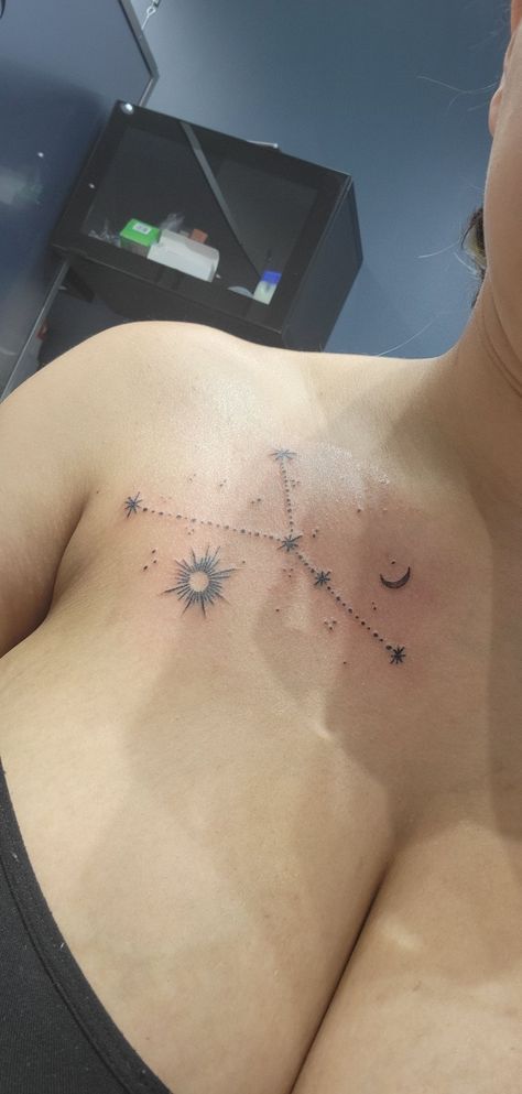 Constellation Collar Bone Tattoo, Collarbone Constellation Tattoo, Cancerian Tattoo For Women Constellation, Cancerian Tattoo For Women, Cancerian Tattoo, Tattoo On Collarbone, Stipple Tattoo, Aquatic Tattoo, Clavicle Tattoo