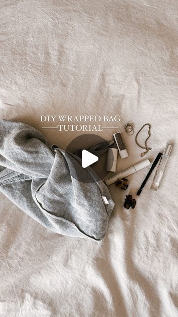 Sewing - Upcycling - Thrifting on Instagram: "DIY Wrapped Bag Tutorial—— Up-cycled out of a 100% linen sheet into a new wrapped bag!   Let me know if you end up making one too✨  #diy #diytutorialblog #sew #sewingtutorial #sewingtutorials #wrappedbag #diybag #diybagsewing #bagtutorial #upcycling #upcyclingtutorial" Sewing Upcycling, Linen Handbags, Diy Wrap, Upcycle Sewing, Sewing Bags, Satchel Tote Bag, Bag Tutorial, Womens Handbags, Instagram Diy