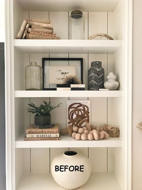 PROJECT DESIGN: EASY STEPS TO STYLE YOUR SHELVES Built In Shelf Decor, Bookshelf Styling Living Room, Shelf Styling Living Room, Minimalist Bookshelves, Billy Ikea, Styling Bookshelves, Minimalist Shelves, Shelf Decor Living Room, White Bookshelves