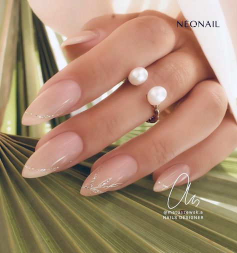 Design For Almond Nails, Elegant Almond Nails, Makeup Nails Designs, Elegant Nail, Elegant Nail Art, Nail Idea, Pearl Nails, Christmas Nails Acrylic, Bride Nails