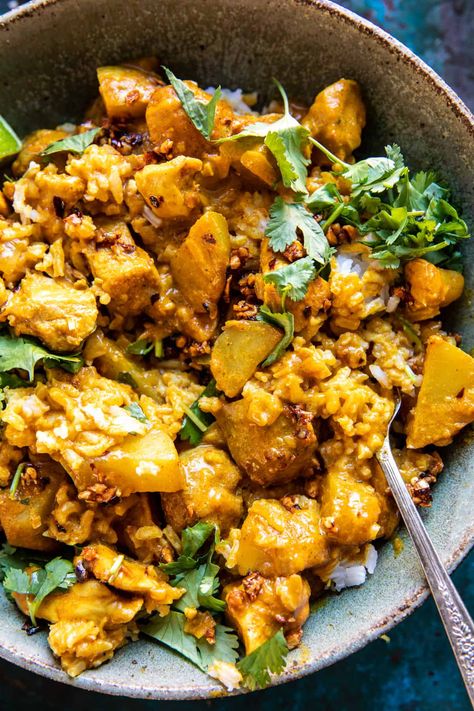 Simple Thai Yellow Chicken Curry with Spicy Garlic Butter | halfbakedharvest.com Thai Yellow Chicken Curry, Yellow Chicken Curry, Yellow Curry Chicken, Sweet Potato Lentil Curry, Lunch Bowls, Half Baked Harvest Recipes, Savory Treats, Yellow Curry, Harvest Recipes