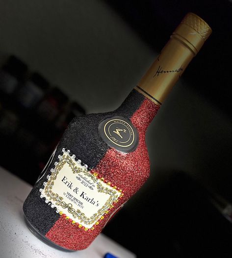 Half raiders half 49ers Custom Henny Bottle, Hennessy Bottle, Alcohol Bottle Crafts, Decorated Liquor Bottles, Bottle Designs, Glitter Bottle, Lover Girl, Alcohol Bottles, Custom Bottles