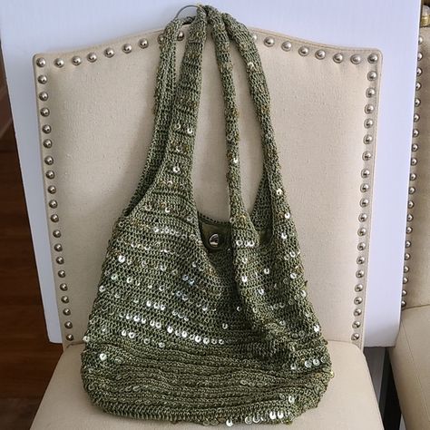 Green Sequined Crocheted Hobo bag Sequin Crochet Bag, Crochet With Sequins, Sequins Crochet, Hobo Bag Crochet, Crochet Sequins, Peter Pan Kostüm, Green Crochet Bag, Sequin Crochet, Crochet Hobo Bag