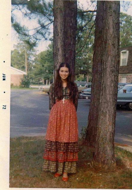 Hippie girl ca 1972 70s Mode, Moda Hippie, Hippie Aesthetic, 60s 70s Fashion, Estilo Hippy, Mode Hippie, 70s Inspired Fashion, 70s Outfits, Estilo Hippie