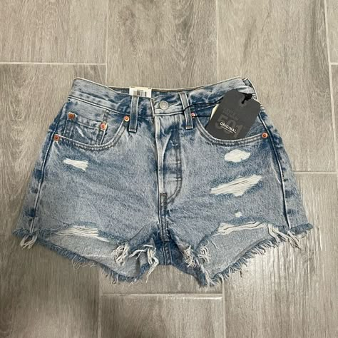 Jean Shorts Western, Denim Shorts Outfit, Cute Country Outfits, Casual Preppy Outfits, Denim Cutoff Shorts, Levi’s 501, Cute Comfy Outfits, Denim Short, Levi Shorts