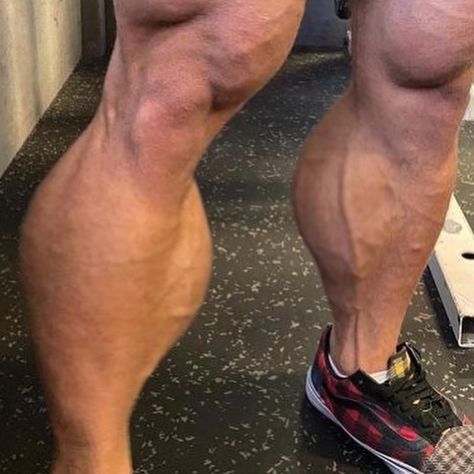 Men Legs Muscle, Calve Muscles, Huge Calves, Male Calves, Natural Health Supplements, Big Calves, Personal Motivation, Calf Muscles, Military Muscle Men