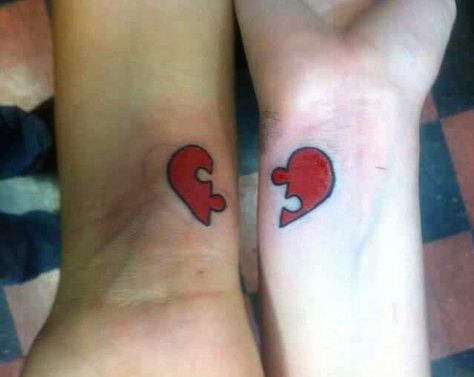 Two heart pieces coupes tattoo Couple Tattoo Heart, Tattoos Trending, A Heart Tattoo, Friends Tattoos, Lgbt Tattoo, Half A Heart, Tatoo 3d, Couple Tattoos Love, Puzzle Piece Tattoo