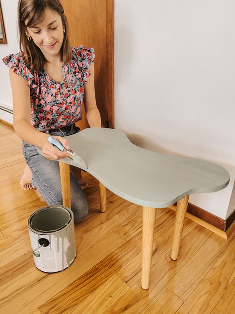 DIY Curved Edge Side Table Project - Dream Green DIY Diy Curved Console Table, Diy Wavy Table, Wavy Coffee Table Diy, Curvy Table Design, Pink Squiggle Table, Homemade Tables, Green Diy, Blonde Wood, Kinds Of Shapes