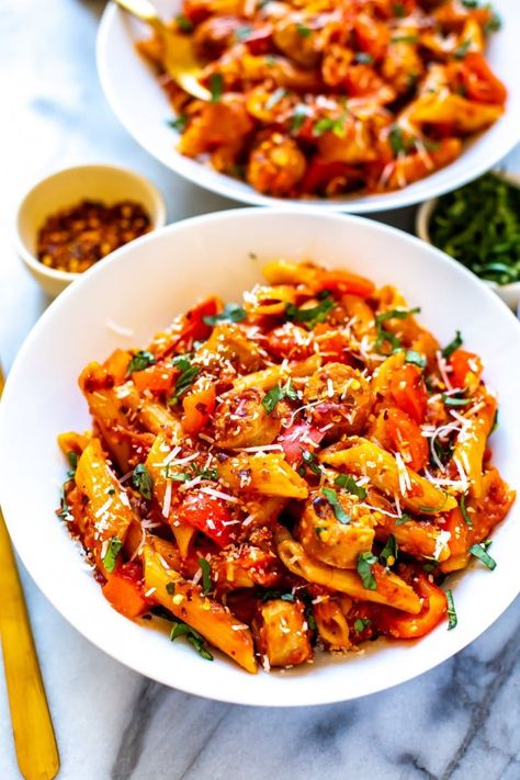 Pasta One Pot, Sausage Penne, Pasta Healthy, Recipe Pasta, One Pot Pasta Recipes, Italian Pasta Dishes, Healthy Pasta, Spicy Tomato Sauce, Spicy Sausage