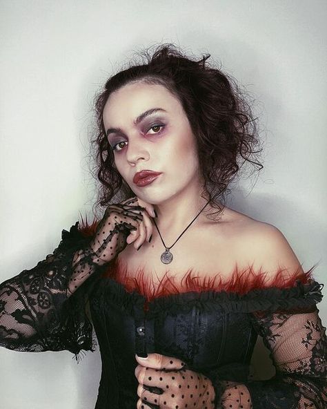 Helena Bonham Carter Sweeney, Ms Lovett Makeup, Mrs Lovett Aesthetic, Sweeney Todd Halloween Costumes, Ms Lovett, Mrs Lovett Makeup, Ms Lovett Costume, Mrs Lovett Costume, Sweeney Todd Costume