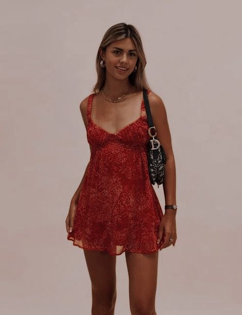 Short Red Sundress, Mini Summer Dress, Red Summer Dresses, Little Red Dress, Going Out Outfits, Fashion Fits, Cute Summer Outfits, Spring Summer Outfits, Sundress