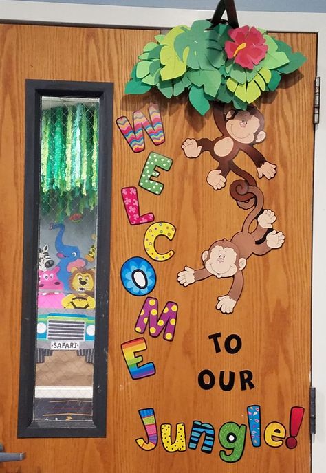 Door Classroom Decoration, Jungle Classroom Door, Jungle Theme Classroom Decorations, Room Door Ideas, Rainforest Classroom, Safari Theme Classroom, Door Classroom, Classroom Door Ideas, Classroom Door Decorating