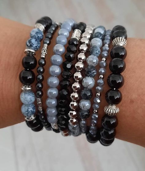 Grey Beaded Bracelet, Chakra Beads Bracelet, Stacked Beaded Bracelets, Handmade Jewelry Business, Wire Jewelry Patterns, Black Beaded Bracelets, Diffuser Jewelry, Diy Bracelet Designs, Easy Diy Jewelry