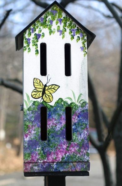 Butterfly Hotel, Butterfly Feeder, Butterfly Gardens, Butterfly Habitat, Types Of Butterflies, Butterfly Houses, Hummingbird Garden, Diy Butterfly, Butterfly House