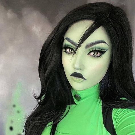 Black Hair Halloween Costumes Women, Shego Makeup, Black Hair Halloween Costumes, Cartoon Halloween Costumes, Up Halloween Costumes, Fun Costumes, Diy Costumes Women, Creepy Halloween Makeup, Green Characters