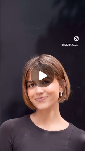 @hairchop_advisor on Instagram: "LITTLE BOB With the parade bangs.   The boldest of the “Bobs”" Short Bob With Bangs For Fine Hair, Short Hair Low Taper, Bob With Feathered Bangs, Bobbed Hairstyles, Swing Bob Haircut, Short Bob With Fringe, Tapered Bob, Ginger Salad, Bobbed Hairstyles With Fringe