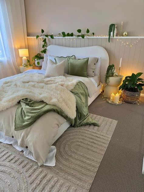 Simple Decor Ideas, Fairytale Bedroom, Kmart Bedroom, Decor Ideas For Living Room, Beige Room, Home Decor Cozy, Bedroom Blanket, Sage Green Bedroom, Cool Dorm Rooms