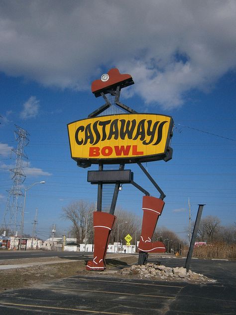 Castaways in Calumet City, Ill. My first date with my husband was here and my sister met her husband here. Calumet City Illinois, Casey Illinois, South Chicago, Urbana Champaign Illinois, Hammond Indiana, Restaurant Card, Calumet City, Rural Illinois, Haunted Illinois