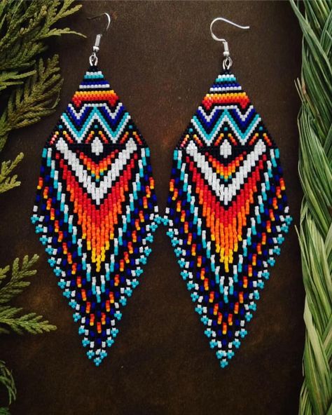 Earrings Seed Beads, Seed Beads Earrings, Native Earrings, Native American Beadwork Patterns, Seed Bead Jewelry Patterns, Large Dangle Earrings, Native Beading Patterns, Beadwork Designs, Beaded Earrings Tutorials