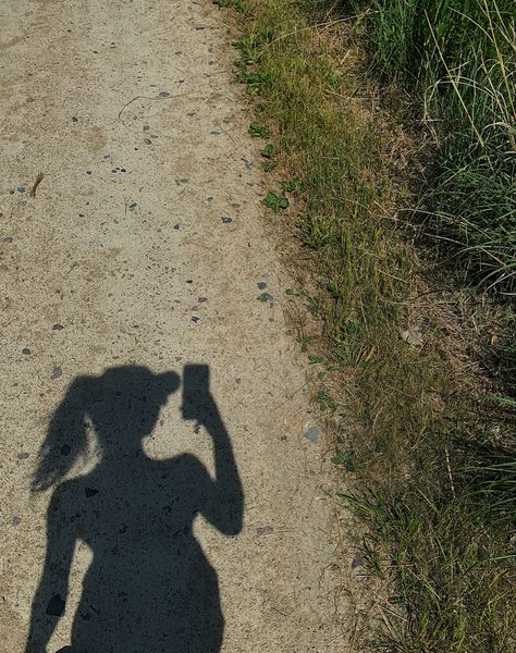 Shadow hat grass sidewalk trail summer ponytail picture self care exercise Morning Walk Aesthetic, July Goals, Jogging Aesthetic, Shadow Pic, Walk Aesthetic, Bartek Kubicki, Early Morning Walk, Running Photos, Fitness Vision Board