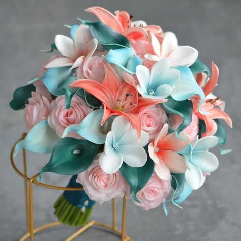 Salmon Wedding, Bridal Bouquet Coral, Beach Bouquet, Calla Lily Bouquet Wedding, A Lot Of Friends, Lot Of Friends, Starfish Wedding, Calla Lily Wedding, Tiger Lilies