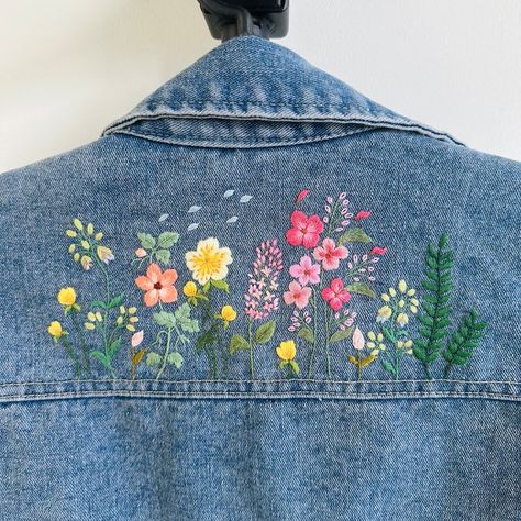 Wildflowers Stick and Stitch Embroidery PDF Jacket Jean Beginner Embroidery Botanical Embroidery Designs Christmas Gift Sweatshirt - Etsy Machine Embroidery On Jean Jacket, Denim Embroidery Jacket, Jean Jacket Embroidery Ideas, Denim Jacket Embroidery Ideas, Jean Jacket Embroidery, Embroidery On Denim, Embroidery Botanical, Embroidery Designs Christmas, Stick And Stitch Embroidery