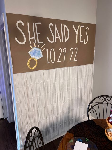 Mini Engagement Party, Engagement Party Door Decor, Just Engaged Decoration Ideas, Proposal Party Food Ideas, She Said Yes Party Decorations, Brown Paper Engagement Banner, Surprise Engagement Party Decorations, Proposal After Party Decorations, Themes For Engagement Parties