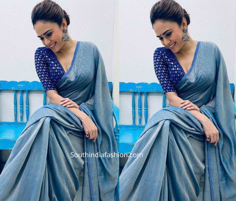 Suta Bombay Sarees, Amruta Khanvilkar Saree, Blue Saree Contrast Blouse, Blue Saree Look, Amruta Khanvilkar, Chiffon Blouses Designs, Kerala Saree Blouse Designs, Silver Jhumkas, Cotton Saree Blouse Designs