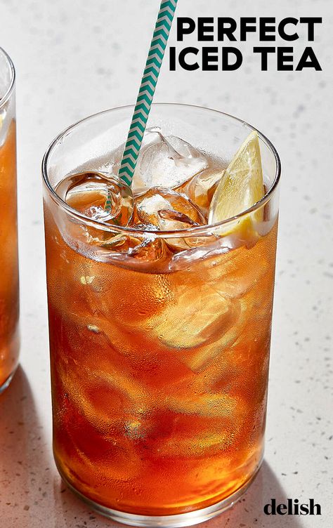 The secret to perfect sweet iced tea is actually in the brewing. Sweet Iced Tea, Iced Tea Recipes Homemade, Unsweetened Iced Tea, Sweet Tea Recipes, Iced Drinks Recipes, Making Iced Tea, Tea Burn, Iced Tea Recipes, Tea Tasting