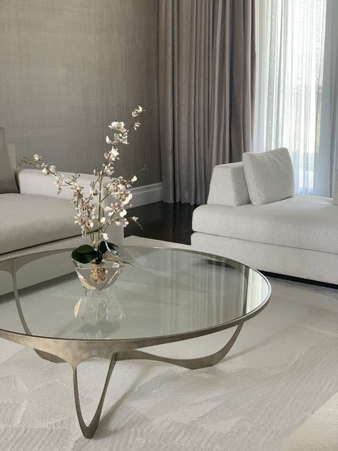 Glass Coffee Table Decor, Grey Accessories, Silver Coffee Table, Coffee Table Inspiration, Sitting Room Design, Round Glass Coffee Table, Round Coffee Table Modern, Living Room Table Sets, Luxury Coffee Table