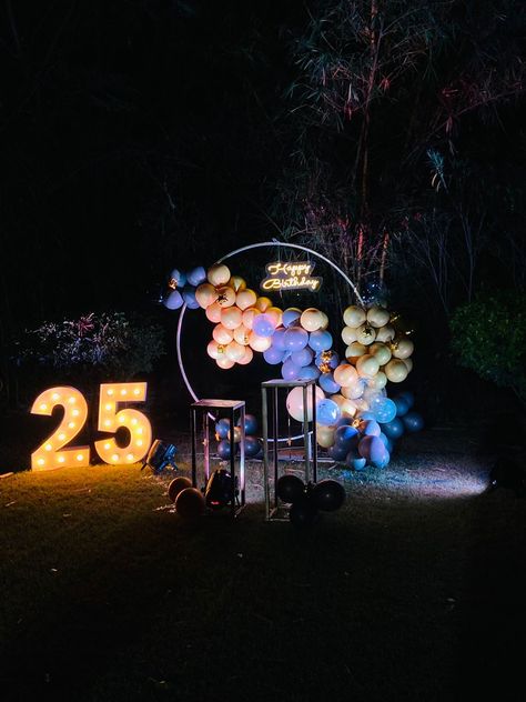 Lawn Birthday Decorations At Night, Open Area Birthday Decoration, Birthday Entry Ideas, 25th Birthday Ideas For Her, Balloon Decoration At Home, Outdoor Birthday Decorations, 25th Anniversary Decorations, Anniversary Gift Ideas For Him Boyfriend, 25th Wedding Anniversary Party