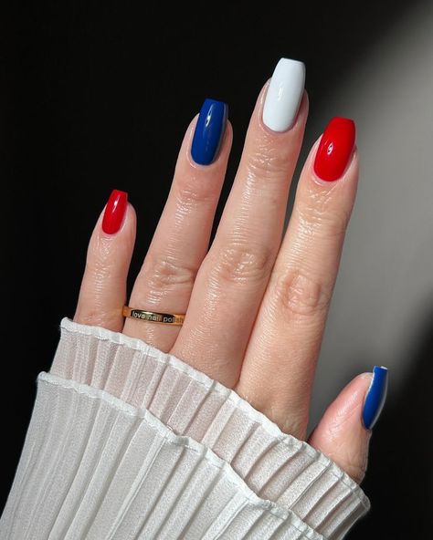 Red Blue White Nails, Red And Blue Nails Design, July 4 Nails, Independence Day Nails, 4th Of July Nail Ideas, Red White And Blue Nails, Red White Blue Nails, Fur Nails, 4th Nails