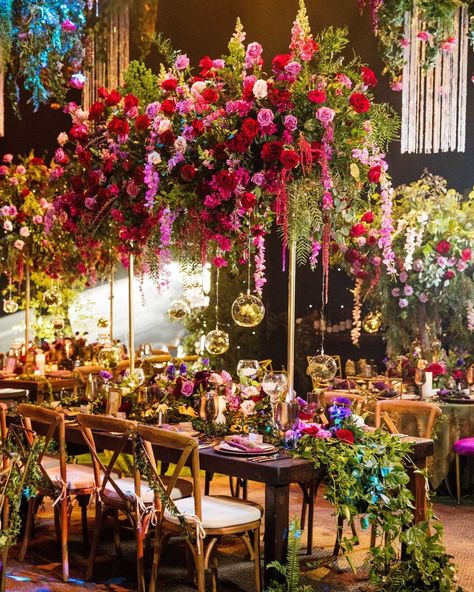 Disney’s Fairy Tale Weddings on Instagram: “"Dining under the roses" has a nice ring to it 🌹✨ #DisneyWeddings” Bridgerton Wedding Decor, Enchanted Forest Quinceanera, Disney World Wedding, Enchanted Garden Wedding, Enchanted Forest Wedding, Quinceanera Themes, Boda Mexicana, Enchanted Wedding, Fairy Wedding