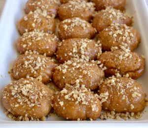 Melomakarona: Greek Christmas Honey Cookies Melomakarona Recipe, Olive Tomato, Mediterranean Desserts, Greek Pastries, Greek Christmas, Greek Cookies, Lenten Recipes, Afternoon Tea Ideas, Ricotta Cookies