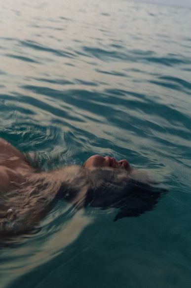 A man swimming in the ocean with his head above the water photo – Free Water Image on Unsplash Swimming Nature, Business Images, Swimming In The Ocean, Water Photo, Water Images, Free Background Images, Water Aesthetic, Hd Nature Wallpapers, Cool Desktop