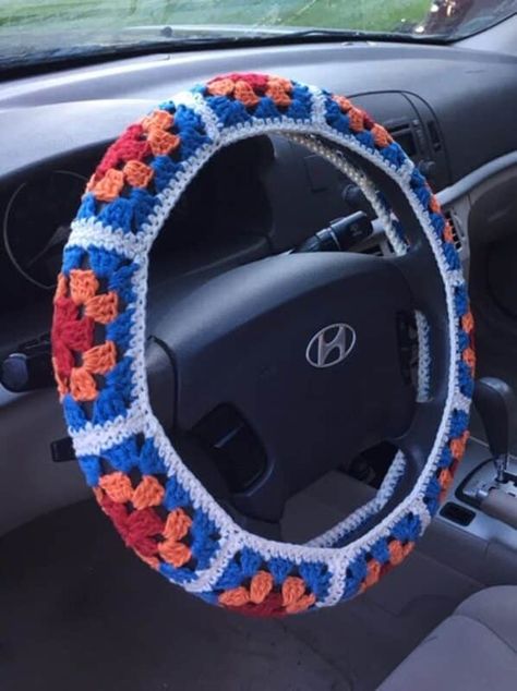 Crochet Car Decor, Diy Crochet Granny Square, Crochet Car Accessories, Steering Wheel Cover Diy, Wheel Cover Crochet, Steering Wheel Cover Crochet, Car Crochet, Christmas Presents To Make, Crochet Steering Wheel