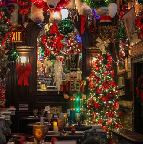 14 Best Christmas Bars In NYC - Best Holiday Bars In New York City Christmas Bar Decor, New York Aesthetic Christmas, Speakeasy Nyc, Brooklyn Christmas, Christmas Party Pictures, Christmas Tree With Decorations, Holiday Bars, Nyc Xmas, Christmas Bars