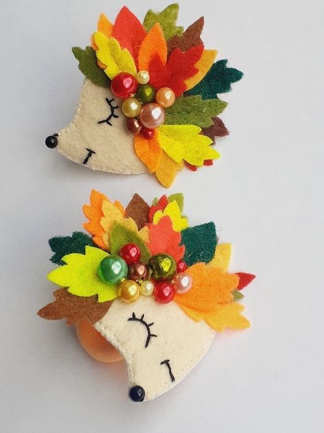 Fall Felt Crafts, Wool Felting Animals, Diy Felt Christmas Ornaments, Fall Party Decorations, Felt Bookmark, Felt Crafts Christmas, Fall Sewing, Felt Crafts Diy, Felt Christmas Decorations