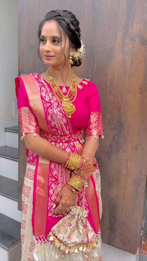 Hairstyle On Gujarati Saree, Sidha Pallu Saree Look, Vat Savitri Puja Look Saree, Saree For Pooja Function, Gujrati Saree Look With Pallu, Gujarati Saree Blouse Designs, Sidha Pallu Saree Style, Front Pallu Saree Draping, Seedha Pallu Saree Style