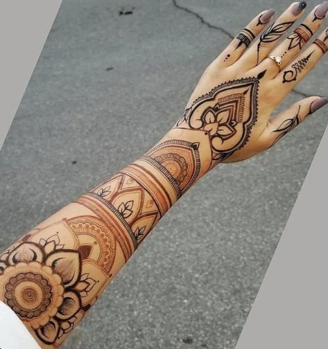 Henna Arm Tattoo, Henna Designs Arm, Henna Sleeve, Brown Tattoo Ink, Browning Tattoo, Henna Tattoo Designs Arm, Jagua Henna, Brown Henna, Henna Style Tattoos