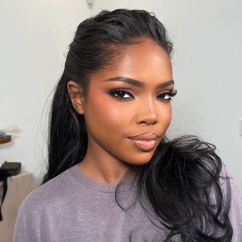 Ryan Destiny Short Hair, Ryan Destiny Hairstyles, Ryan Destiny Makeup, Makeup For Silver Dress, Flawless Face Makeup, Makeup Flawless, Ryan Destiny, Brown Girls Makeup, Dark Eye Makeup