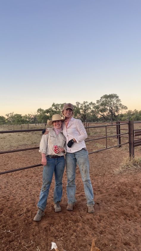 Farm Life Australia, Cattle Station Life, Cattle Station Australia, Mustering Cattle, Cattle Station, Rural Australia, Photo Surf, Country Friends, Ag Photography