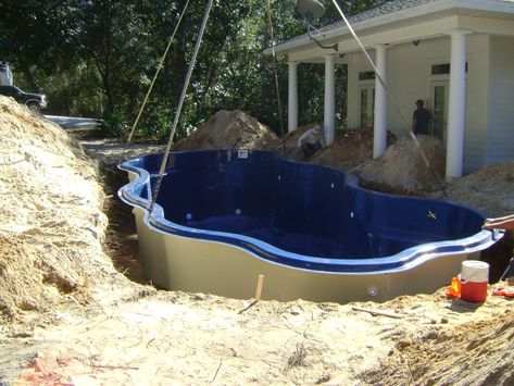 10 Facts About Fiberglass Pools You Should Know Before Buying Fiberglass Pool Cost, Small Fiberglass Pools, Fiberglass Pool Installation, Pool Cost, Fiberglass Pool, Fiberglass Swimming Pools, Pools Backyard Inground, Glass Pool, Diy Swimming Pool