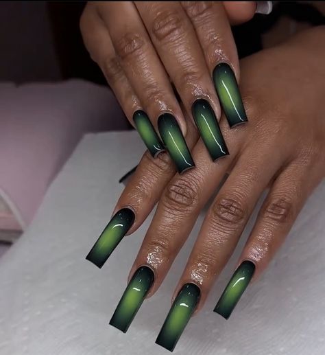 Black To Green Ombre Nails, Green Fall Nails Acrylic, Green Aura Nails, Trap Nails, Emerald Green Nail, Olive Green Nails, Nail Nude, Ambre Nails, 22nd Bday