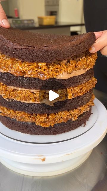 Anna Marie Wainwright on Instagram: "Add a layer of caramel cornflakes into your chocolate cake you won’t regret it!! 🤤 #chocolatecake #caramelcornflake #birthdaycake" Cake Flavours Ideas, Caramel Cornflakes, Chicolate Cake, Cornflakes Chocolate, Cornflake Cakes, Chocolate Cornflake Cakes, Cornflake Cake, Cake Flavours, Pantry Challenge