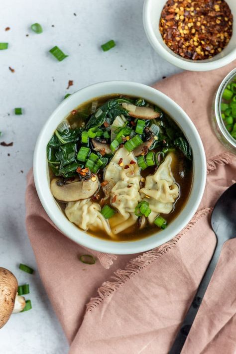 Easy Wonton Soup with Frozen Wontons - bits and bites Wonton Soup Recipe With Frozen Wontons, Wonton Soup With Frozen Wontons, Wonton Soup Broth, Frozen Wontons, Easy Wonton Soup, Vegetarian Wonton, Bits And Bites, Sick Food, Wonton Soup Recipe