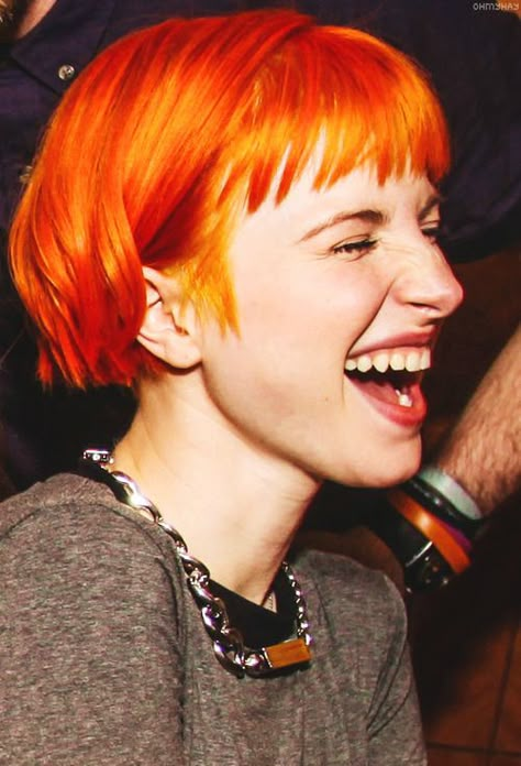 Hairstyles Pony, Pony Hairstyle, Micro Bangs, Pony Hairstyles, Hayley Williams, Copper Hair, Short Hair With Bangs, Hair Reference, Orange Hair