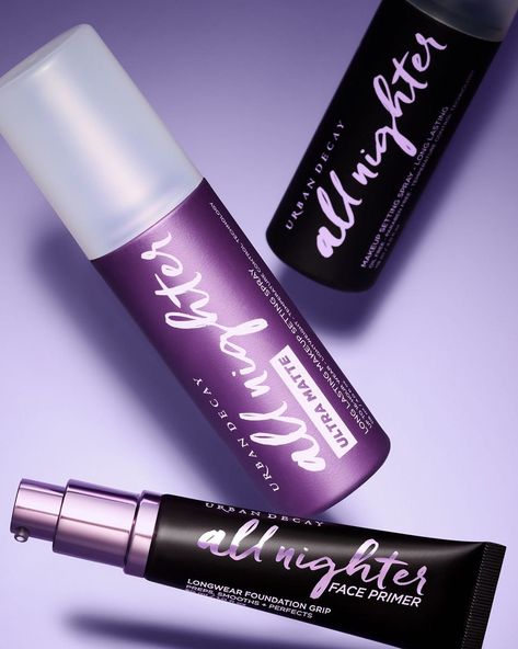 URBAN DECAY All Nighter Ultra Matte Makeup Setting Spray: A weightless setting spray that locks in makeup for up to 16 hours and with an ultra-matte finish, it absorbs oil and controls shine on the skin’s surface. Makeup Set For Beginners, Make Your Own Makeup, Red Lipstick Makeup, Urban Decay All Nighter, 80s Makeup, Make Up Case, Aesthetic Products, Makeup Spray, Matte Makeup